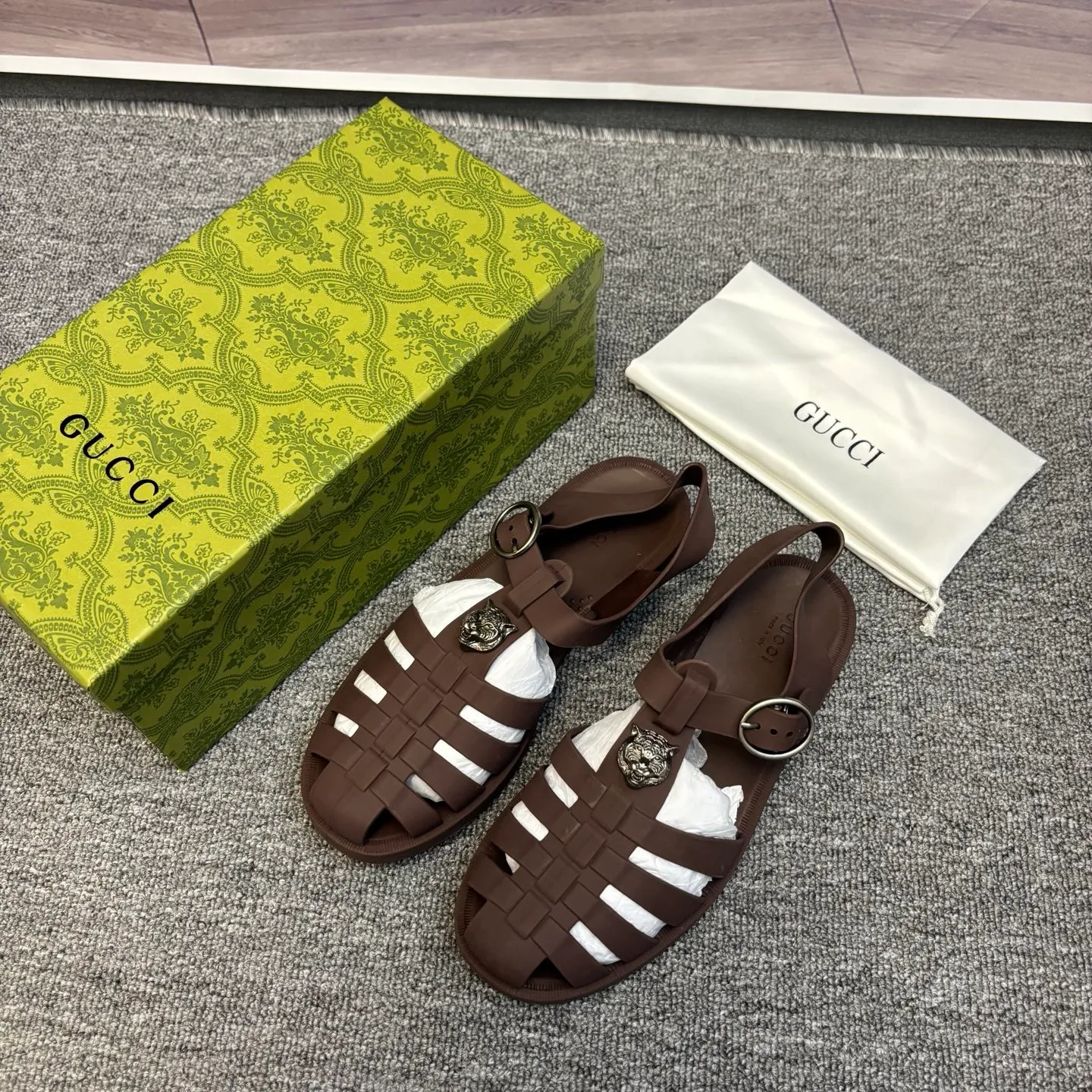 Men's shoes 260💰 [Gucci] Counter quality, top-quality original goods, real photos! Original TPU material, fine workmanship, comfortable; genuine 1:1 replica Size: 36 ~ 46